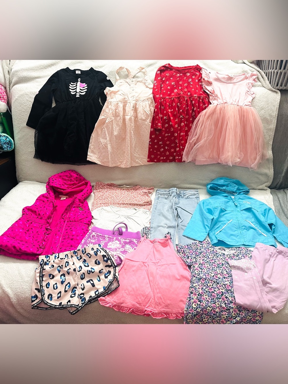 Girls Huge Lot Clothes size 3T Years Zara,Gap,Disney Excellent Condition